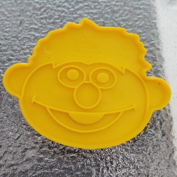 Wilton ELMO Sesame Street 6pc Cookie Cutters + Metal Cake Baking Pan Bundle Set - Picture 9 of 11